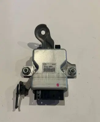Mazda 3 III Fuel injection pump control unit/module PE0218561