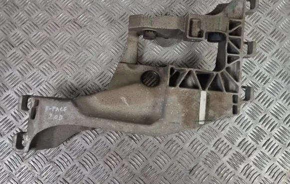 Gearbox mounting bracket
