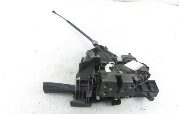 Volvo S40 Front door lock 30753658
