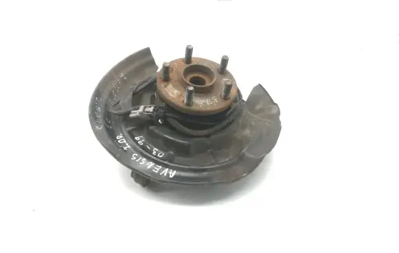 Toyota Avensis T250 Front wheel hub