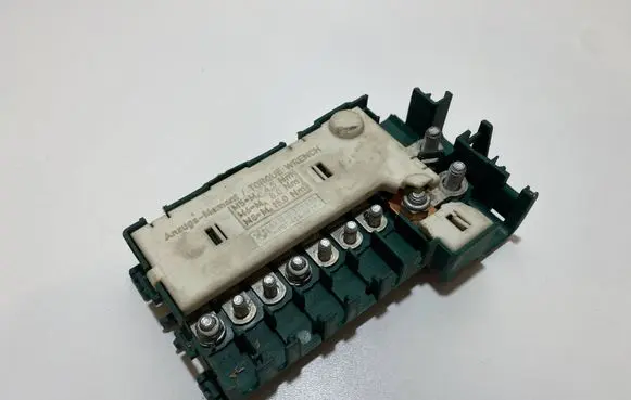 BMW 5 E39 Fuse box set 8370639
