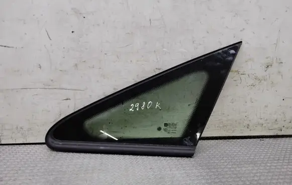 Opel Zafira B Front triangle window/glass 