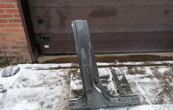 Honda CR-V Pillar (middle) 