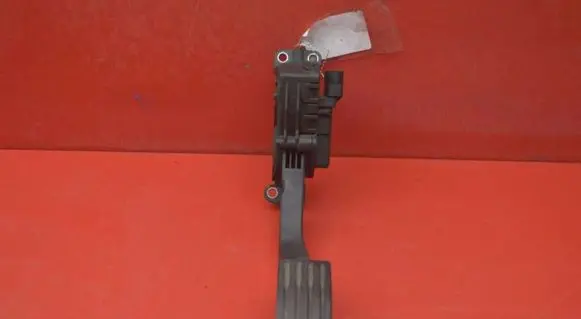 Ford Focus C-MAX Accelerator throttle pedal 4M51-9F836-AK