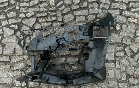 BMW 3 G20 G21 Front bumper mounting bracket 8069347 15557711