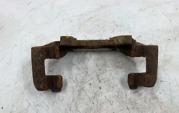 Audi A4 S4 B5 8D Front brake pad spring 
