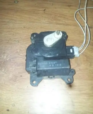 Toyota RAV 4 (XA20) Air flap motor/actuator 0637008330