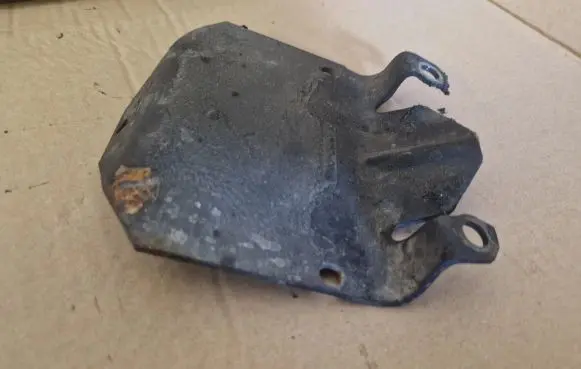 Volkswagen Golf II other engine part 068145809C 028145809B 028145809A