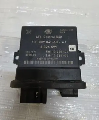 Opel Insignia A Light module LCM 13326599