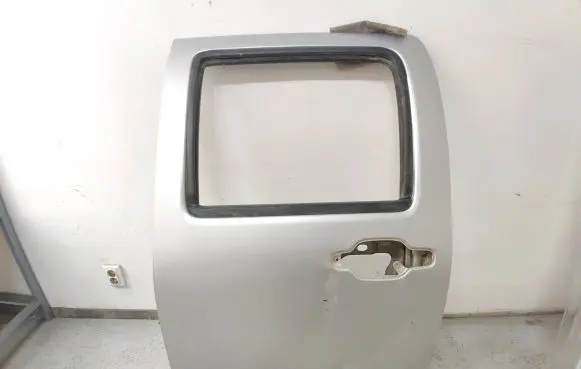 Isuzu D-Max Rear door