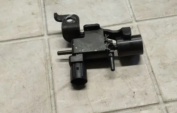 Honda FR-V Turbo solenoid valve
