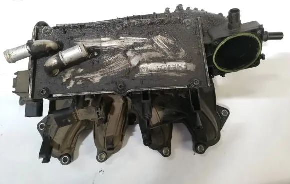 Volkswagen Polo V 6R Intake manifold 03F145749B
