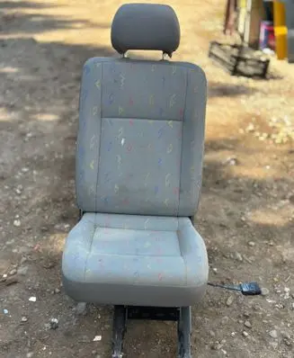 Volkswagen Transporter - Caravelle T5 Front passenger seat KOIOZLEKT5123