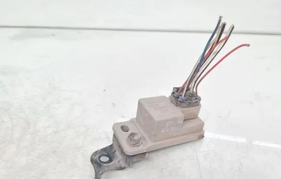 Toyota Avensis T250 Light washer relay 8594205040