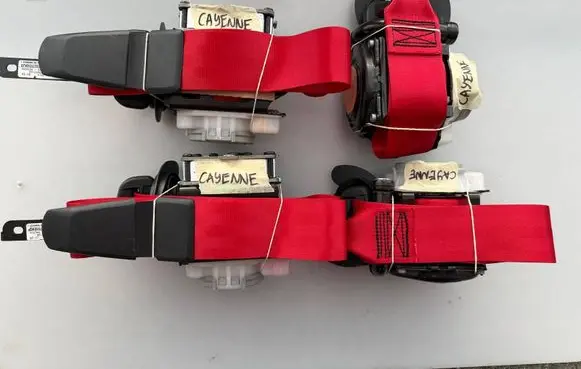 Porsche Cayenne (92A) Set of seat belts 
