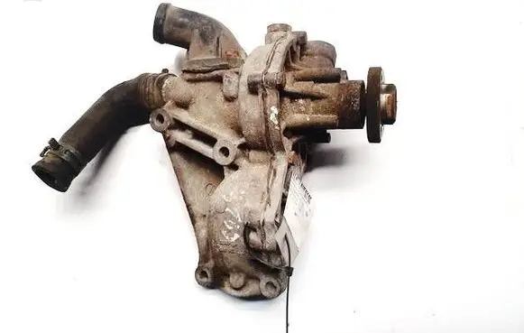 Volkswagen PASSAT B5 Water pump 050121013