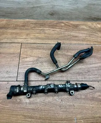 Volkswagen Golf VII Fuel main line pipe R04L125