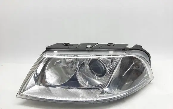 Volkswagen PASSAT B5.5 Headlight/headlamp 3B0941015AK
