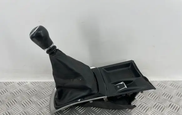 Nissan X-Trail T32 Gear selector/shifter in gearbox 341017450R