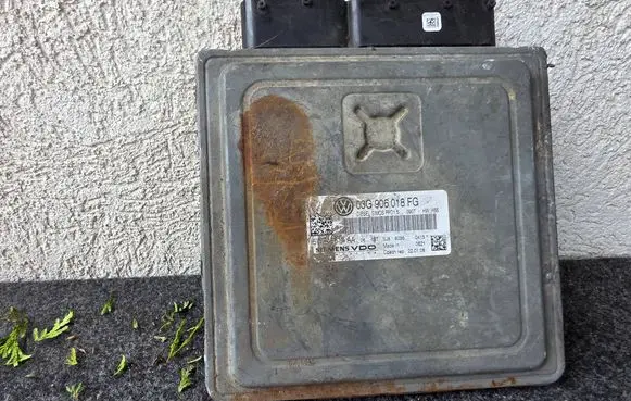 Volkswagen Golf V Engine control unit/module 03G906018FG