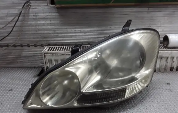 Toyota Avensis Verso Headlight/headlamp