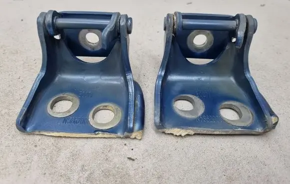 Dacia Spring Front door lower hinge 804205044R E0071 N5862000