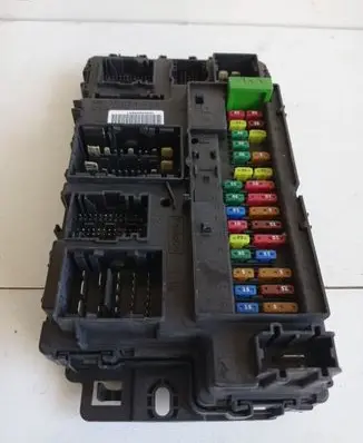 Ford Edge II Fuse module A2C7438281100