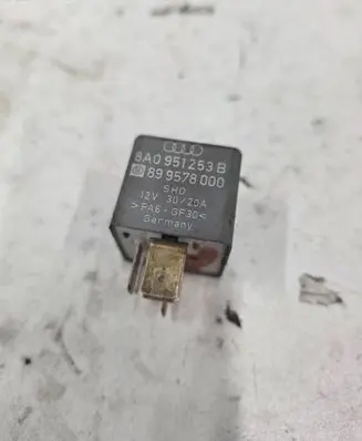 Audi A4 S4 B5 8D Other relay 8A0951253B 899578000