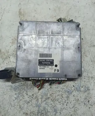 Toyota Corolla Verso AR10 Engine control unit/module 896610F090