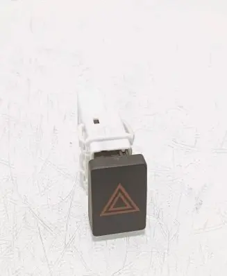 Nissan Qashqai Hazard light switch A233 25790