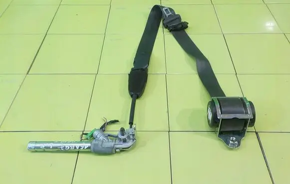 Opel Corsa E Front seatbelt 607707500H BEZPIECZENSTWA