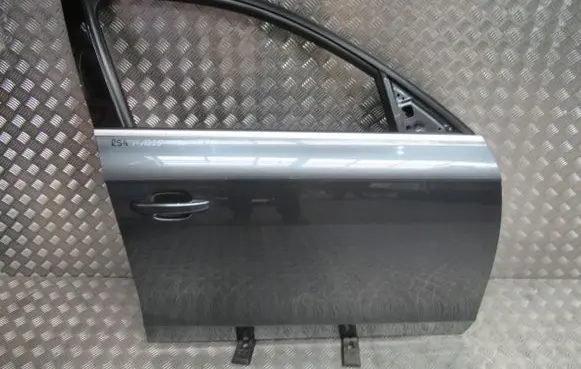 Audi RS4 B7 Front door 