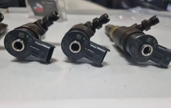 Ford Focus Fuel injector 0445110489