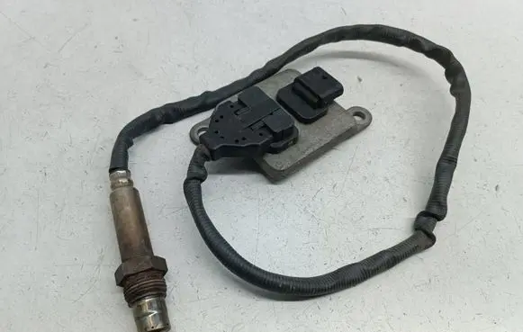 Mercedes-Benz C W205 Lambda probe sensor A0009059703 5WK96682E 0009059703