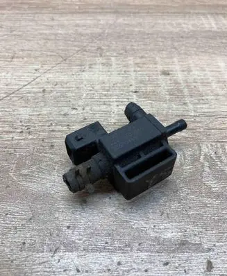 Volvo V70 Turbo solenoid valve 30670449