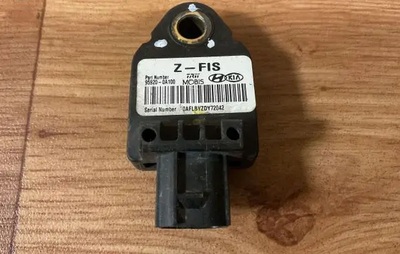 Hyundai i30 Airbag deployment crash/impact sensor 959200A100 0AFNBFZDY72042