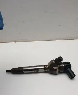 BMW 2 F22 F23 Fuel injector 0445110735