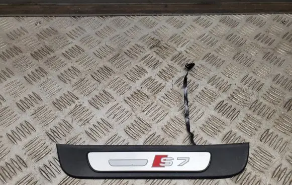 Audi A7 S7 4G Rear sill trim cover 4G8947423D
