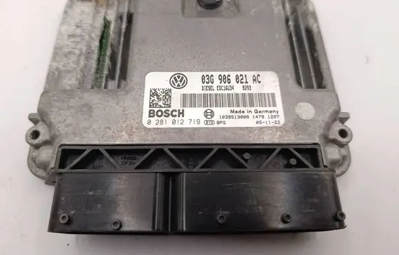 Volkswagen PASSAT B6 Engine control unit/module 03G906021AC 1039S13008 0281012719