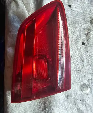 Volkswagen PASSAT B7 Tailgate rear/tail lights 605621