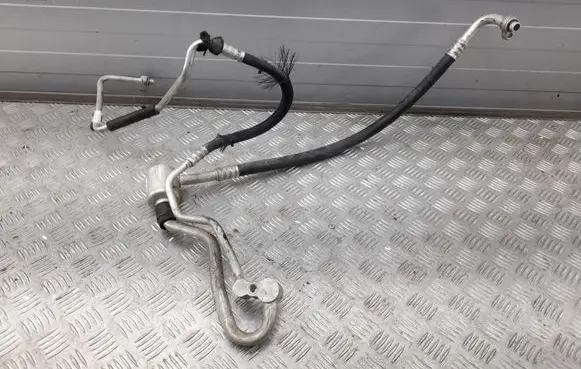 Cadillac CTS Air conditioning (A/C) pipe/hose 23477158