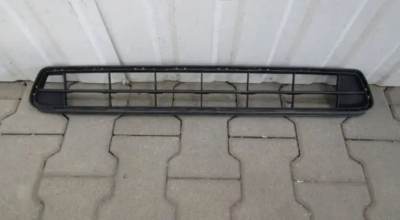 Subaru XV I Front bumper upper radiator grill 57731FL110