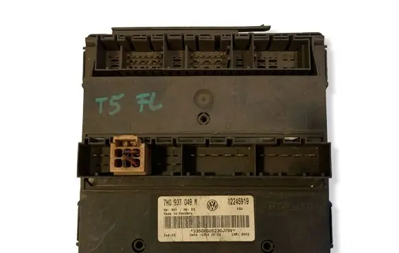 Volkswagen Multivan T5 Central body control module 7H0937049M 12245919