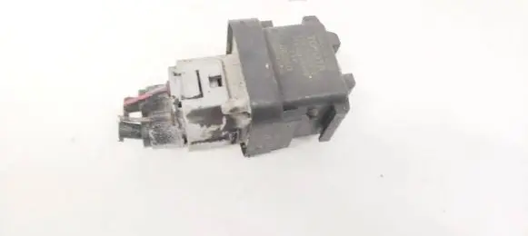 Toyota Avensis T250 Glow plug pre-heat relay 2861067010 28610-67010