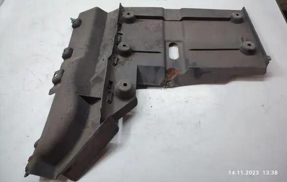 Rear underbody cover/under tray