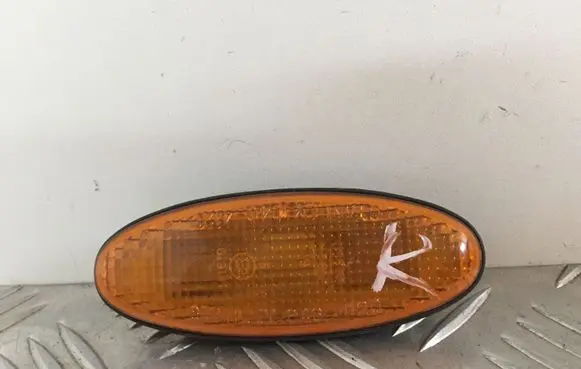 Mazda 323 F Front fender indicator light 0464120