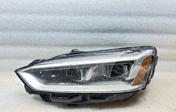 Audi A5 Headlight/headlamp 8W6941033