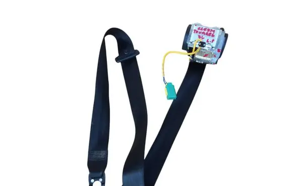 Volkswagen Touareg I Front seatbelt 601391400