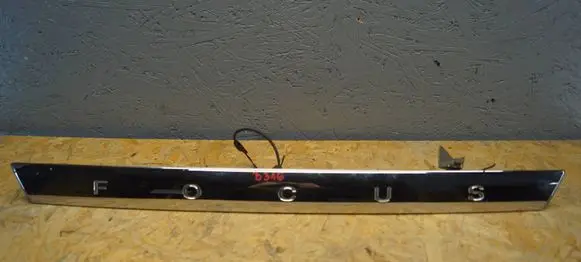 Ford Focus Trunk door license plate light bar 6N41L43525AE