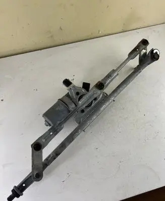 Front wiper linkage and motor